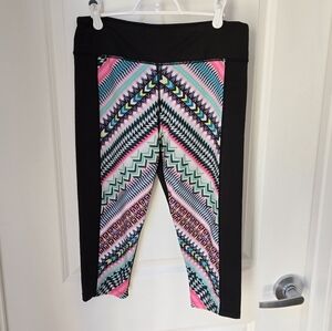 PL Movement by Pink Lotus Neon Geometric Chevron Colorblock Capri Leggings Sz L